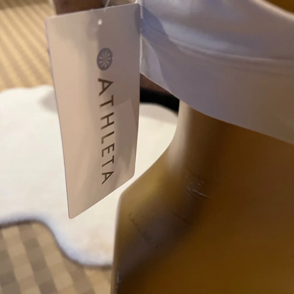 Athleta off white Plunge Sports Bra Tank - Picture 5 of 5